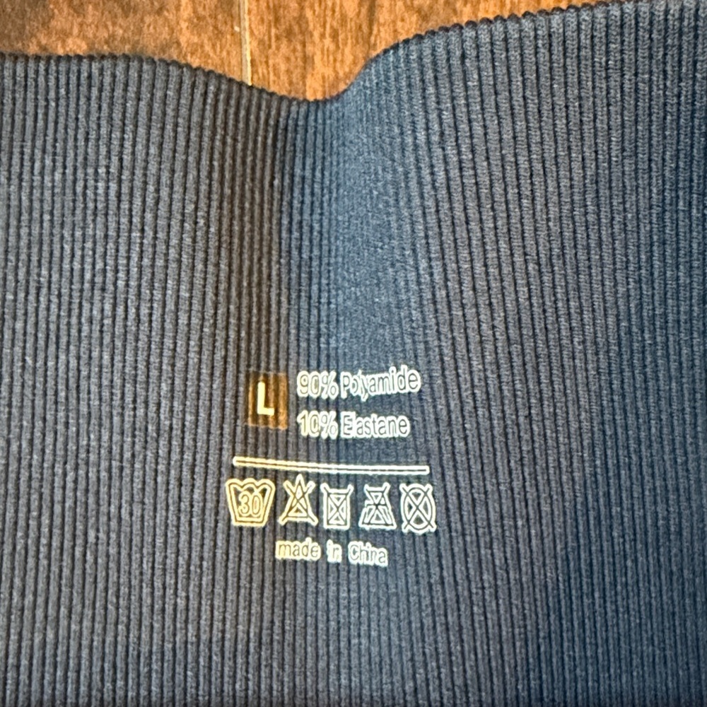 Halara Seamless Flow High Waisted Tummy Control Butt Lifting  Legging Large 7/8 - Picture 4 of 7